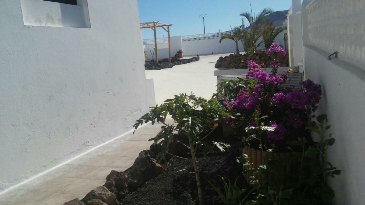 Alma En El Mar Apartman Tinajo Kültér fotó